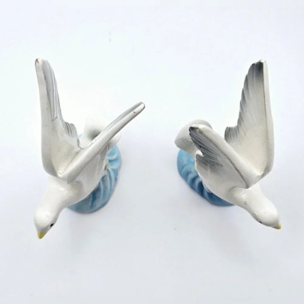 Vintage Nanco Japan Flying Seagull Salt and Pepper Shakers Ceramic Set